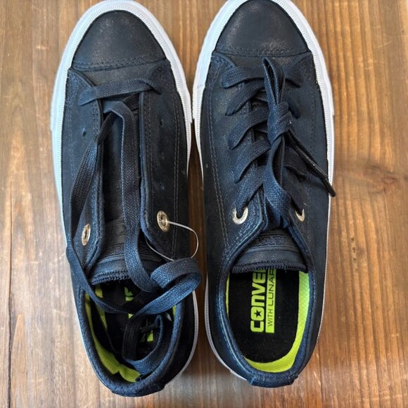 NEW Converse Chuck Taylor II with Lunarlon - Picture 2 of 4